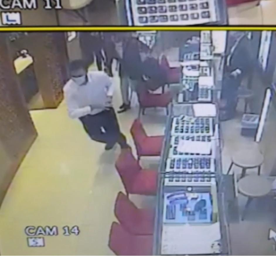 尖沙咀廣東道珠寶店遇劫 兩持刀匪劫走約值2000萬玉石頸鏈