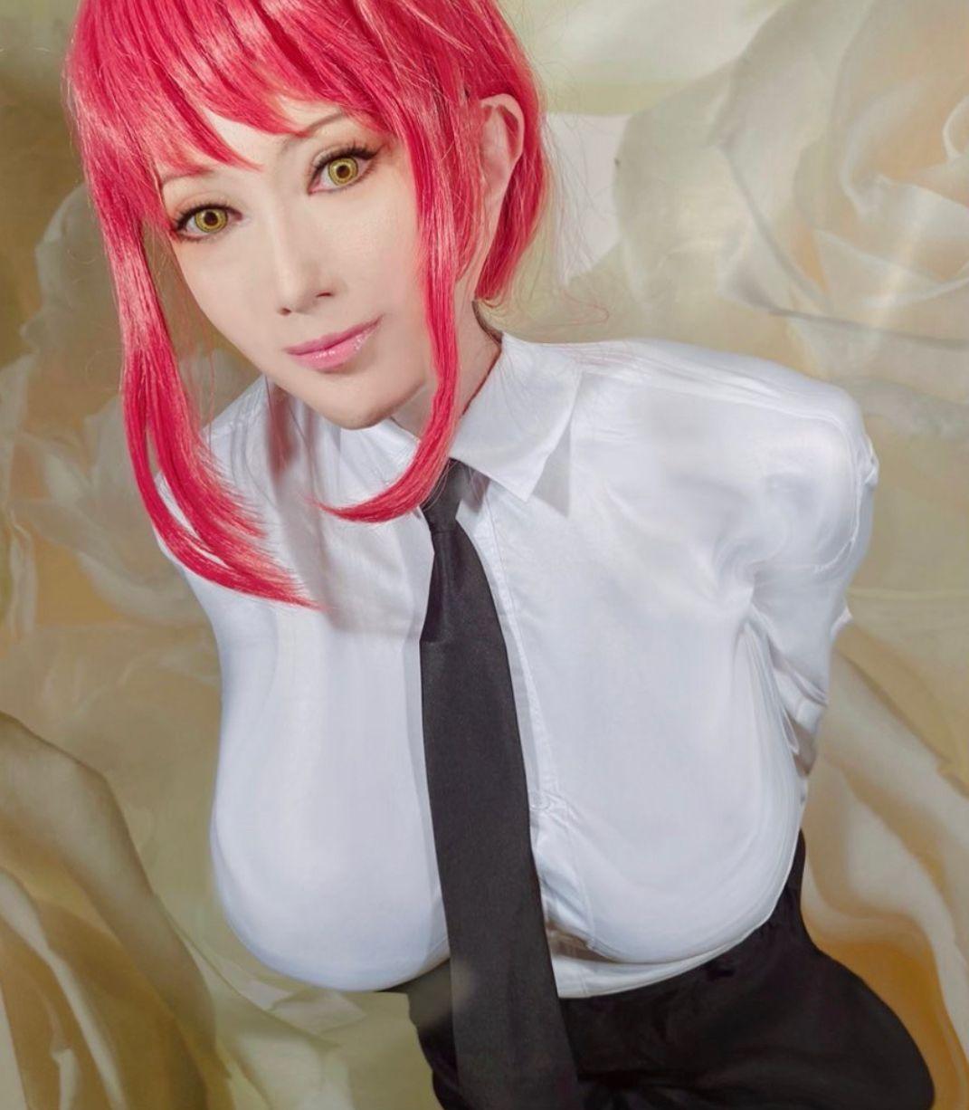 騎呢名媛叶美香Cosplay《鏈鋸人》的真紀真。
