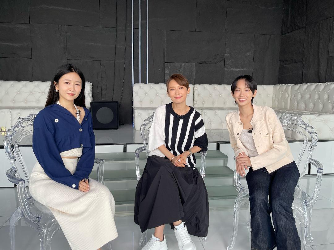 周家怡及李靖筠日前接受香港開電視主播王凌燕專訪。