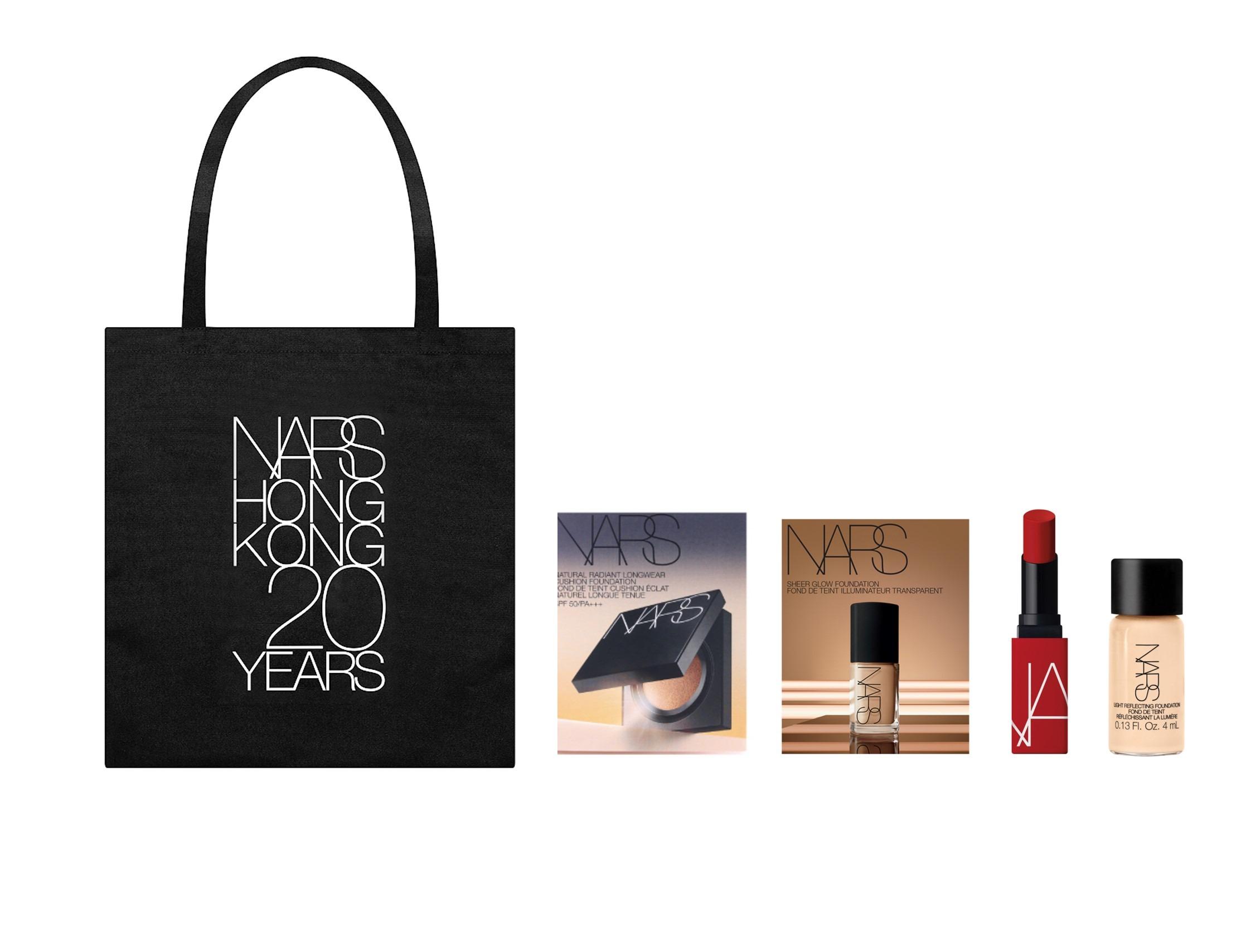 凡成功登記並於期間限定店參與「60分鐘ARTISTRY HOUR一對一專業美妝教學」,即可獲總值$552的禮品。