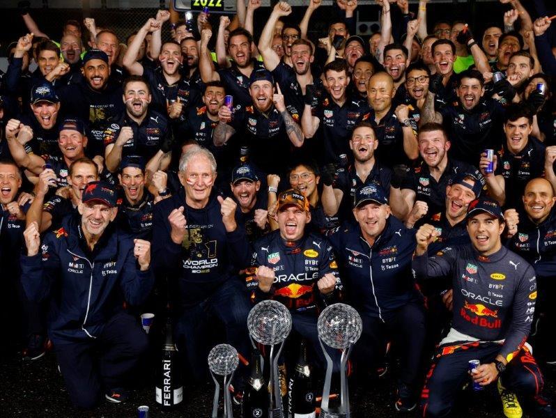 紅牛車隊F1日本站包辦冠亞