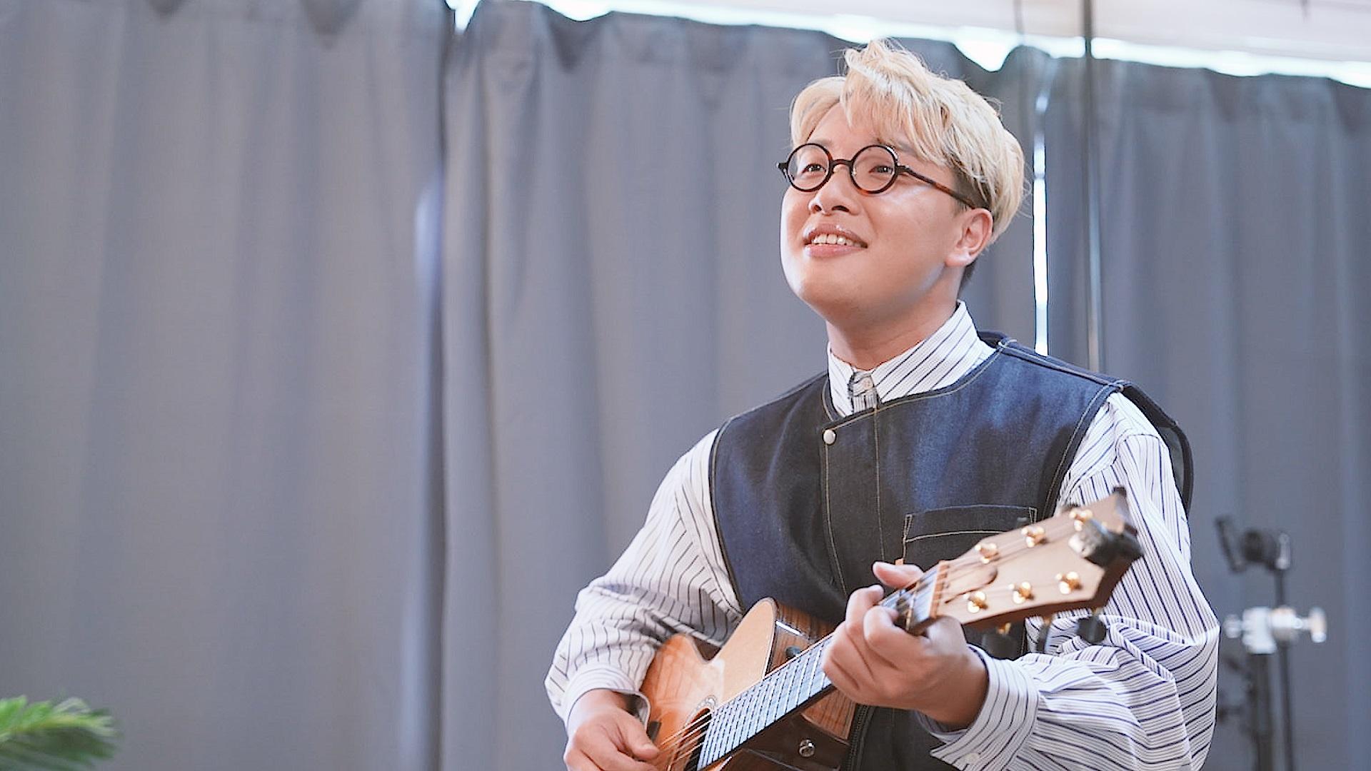 吳林峰街頭Busking的演唱獲許廷鏗點名讚賞,開啟他踏入樂壇的第一步。