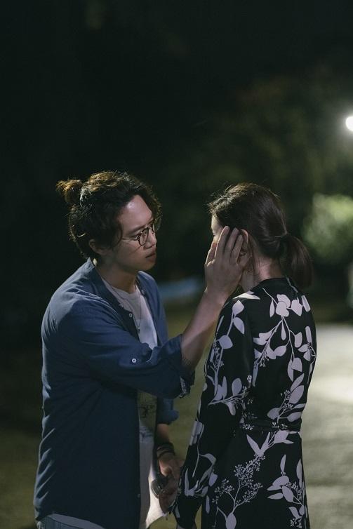 沈殷怡在《野人老師》與Stanley有情緒激情的爭吵戲。(劇照)