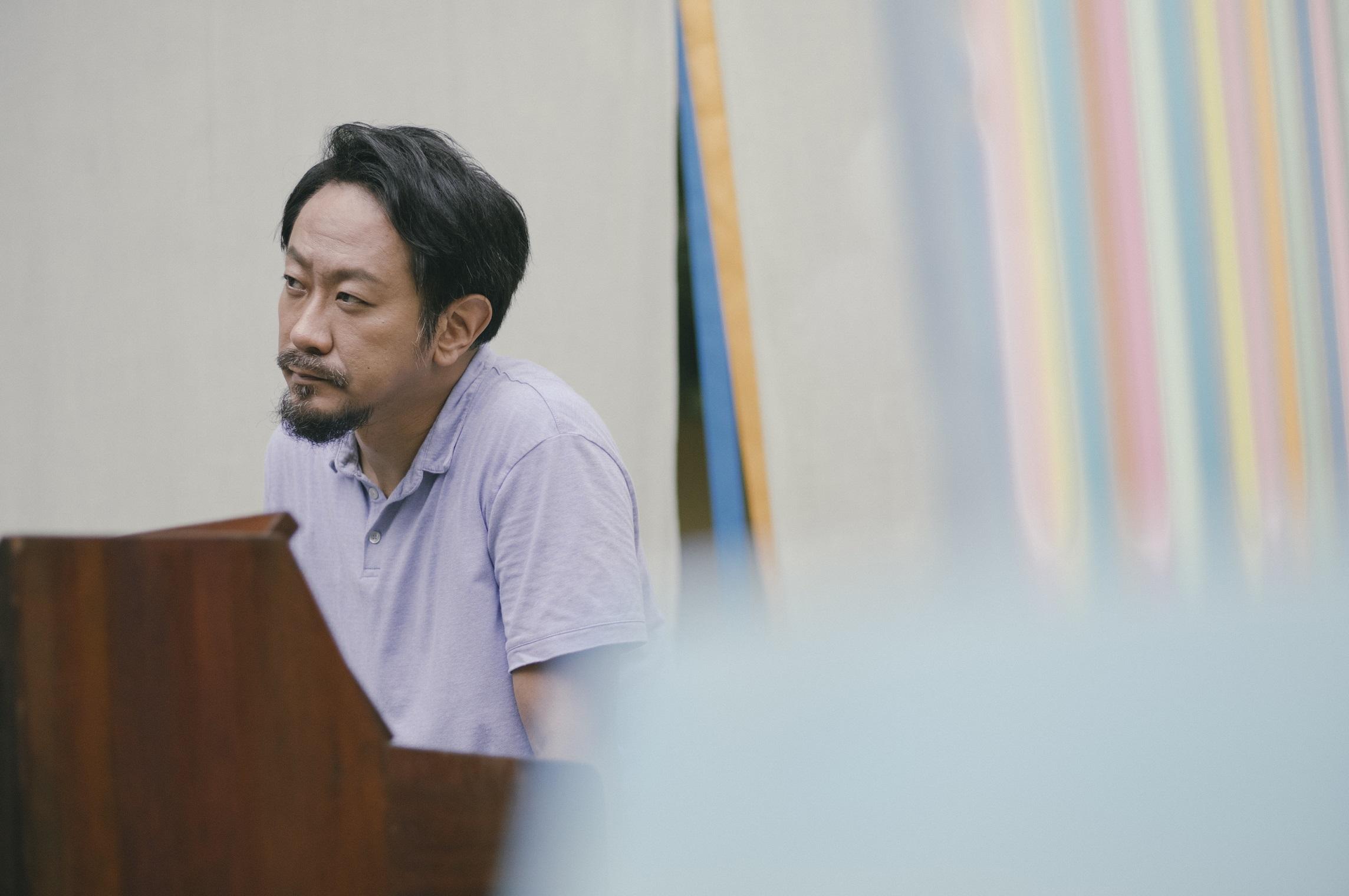 陳燦在演唱會中表演。(《野人老師》劇照)