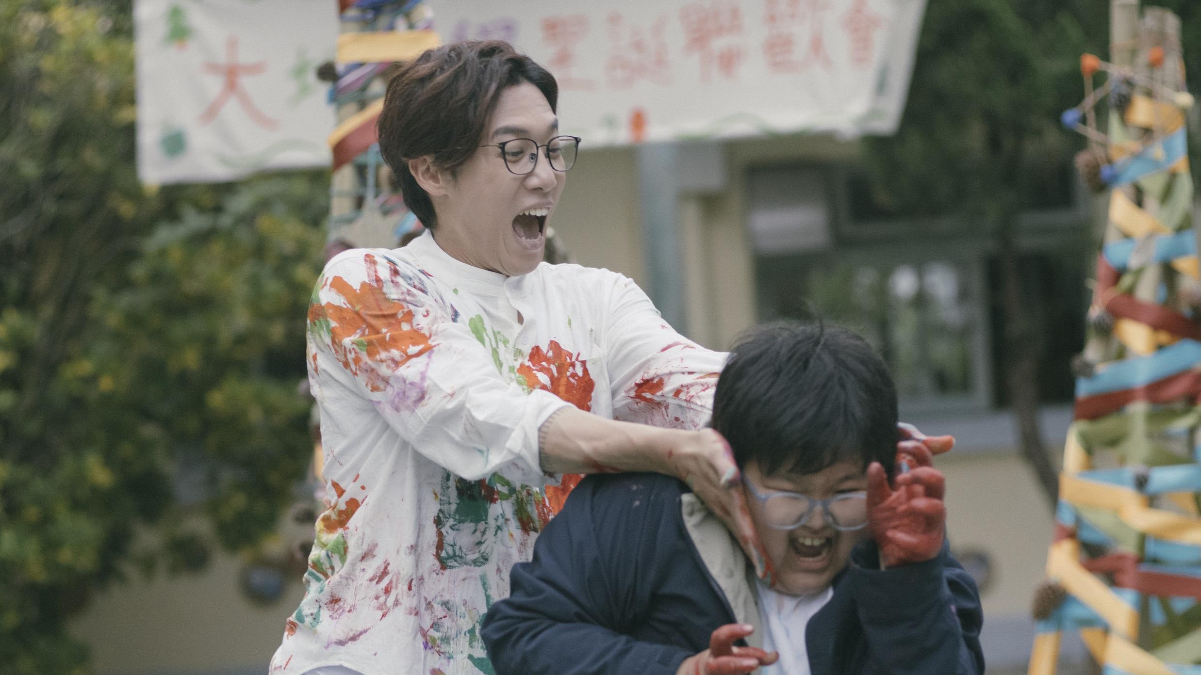 沈殷怡指Stanley是《野人老師》的氣氛蛋,能為小朋友甚至導演放鬆心情。(劇照)