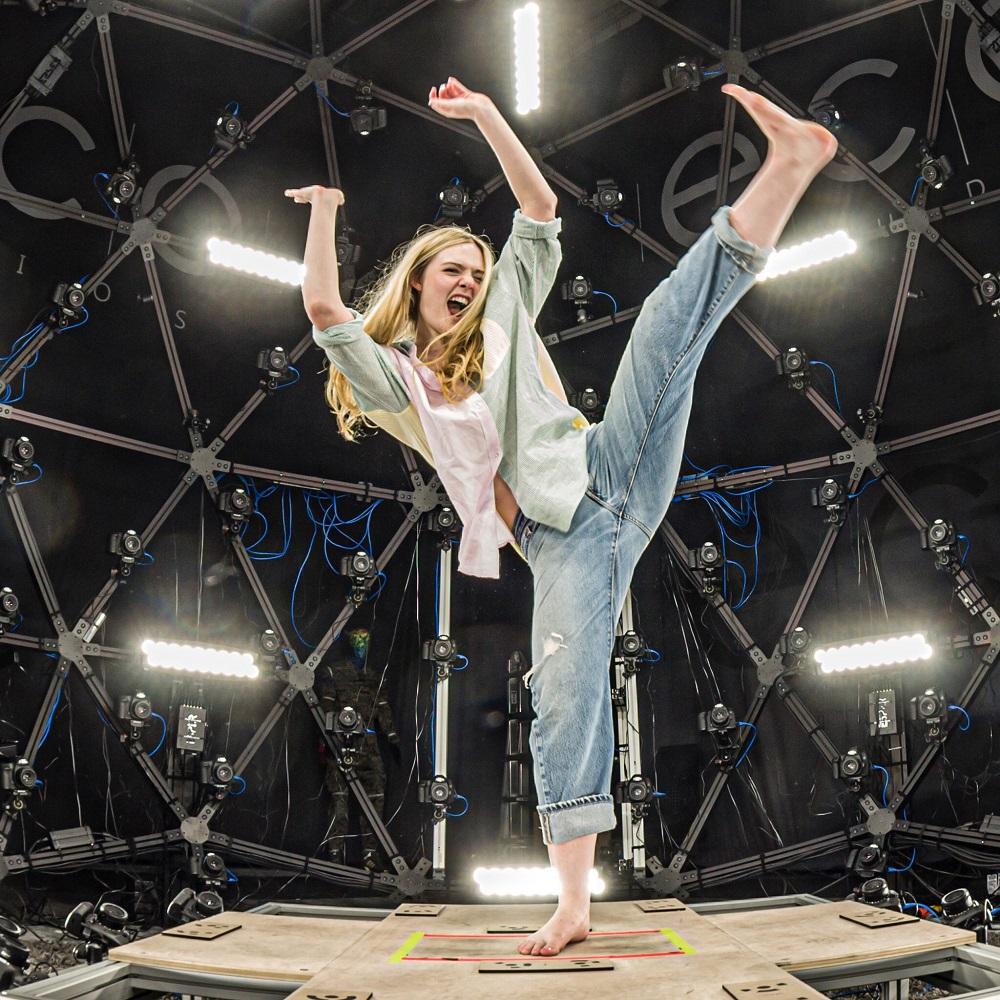 艾麗在遊戲中飾演主角,