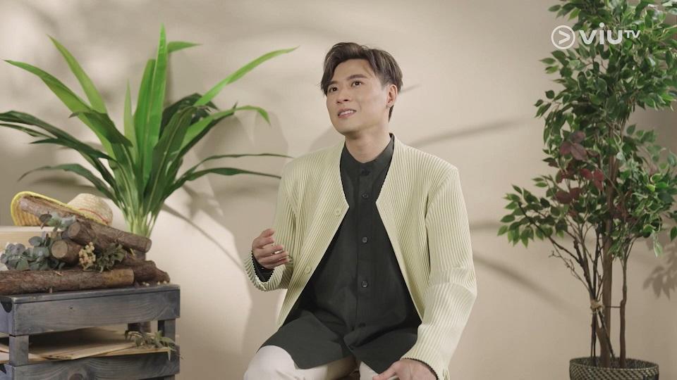 早年喪父的Frankie表示透過拍劇,回味父愛。