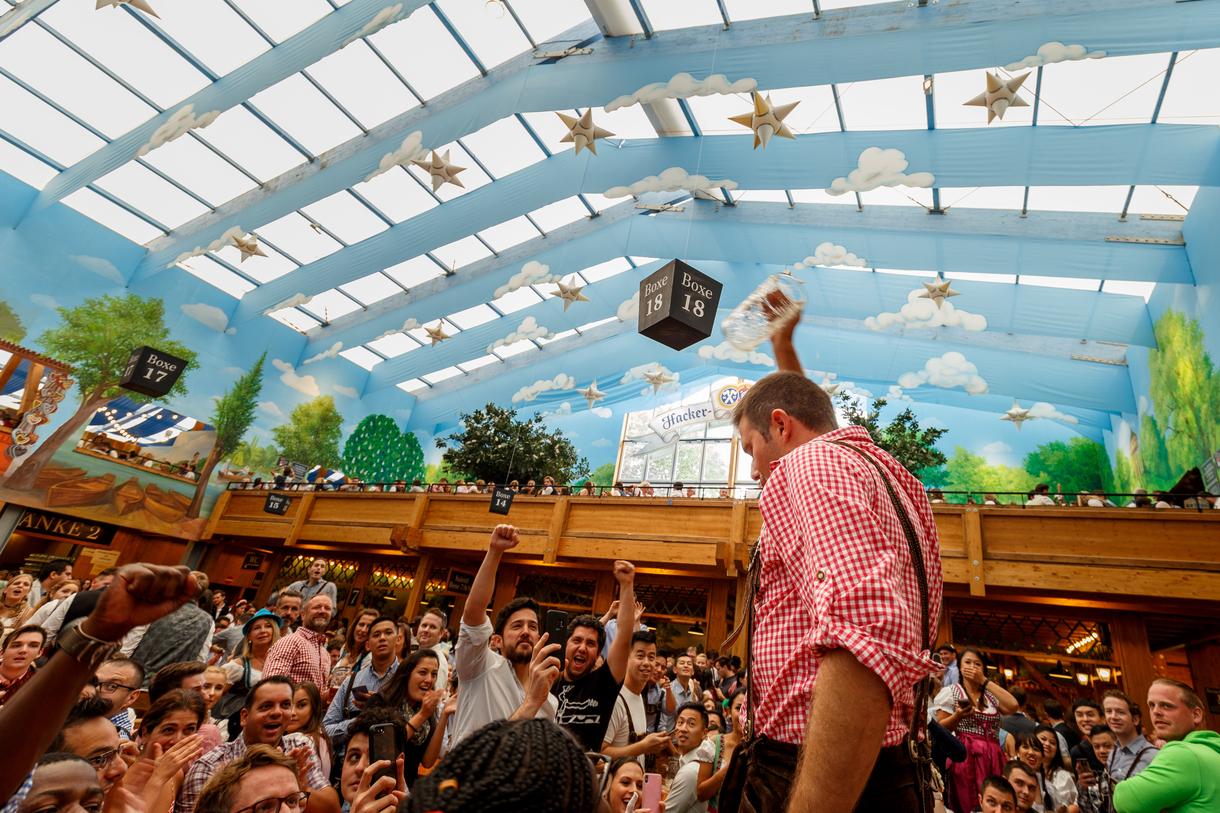 現場更有娛樂表演