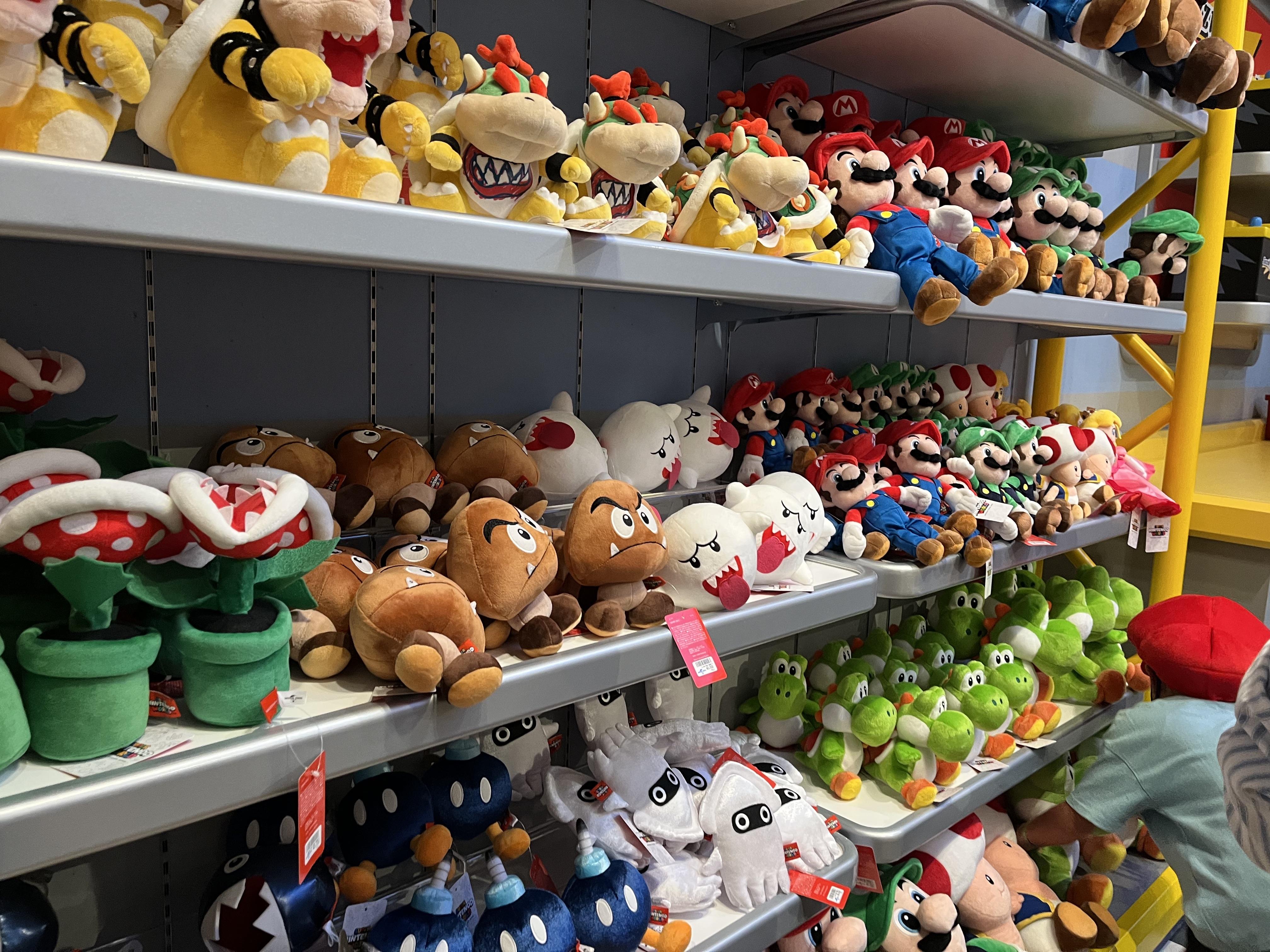 大量瑪莉歐兄弟和遊戲角色的精品