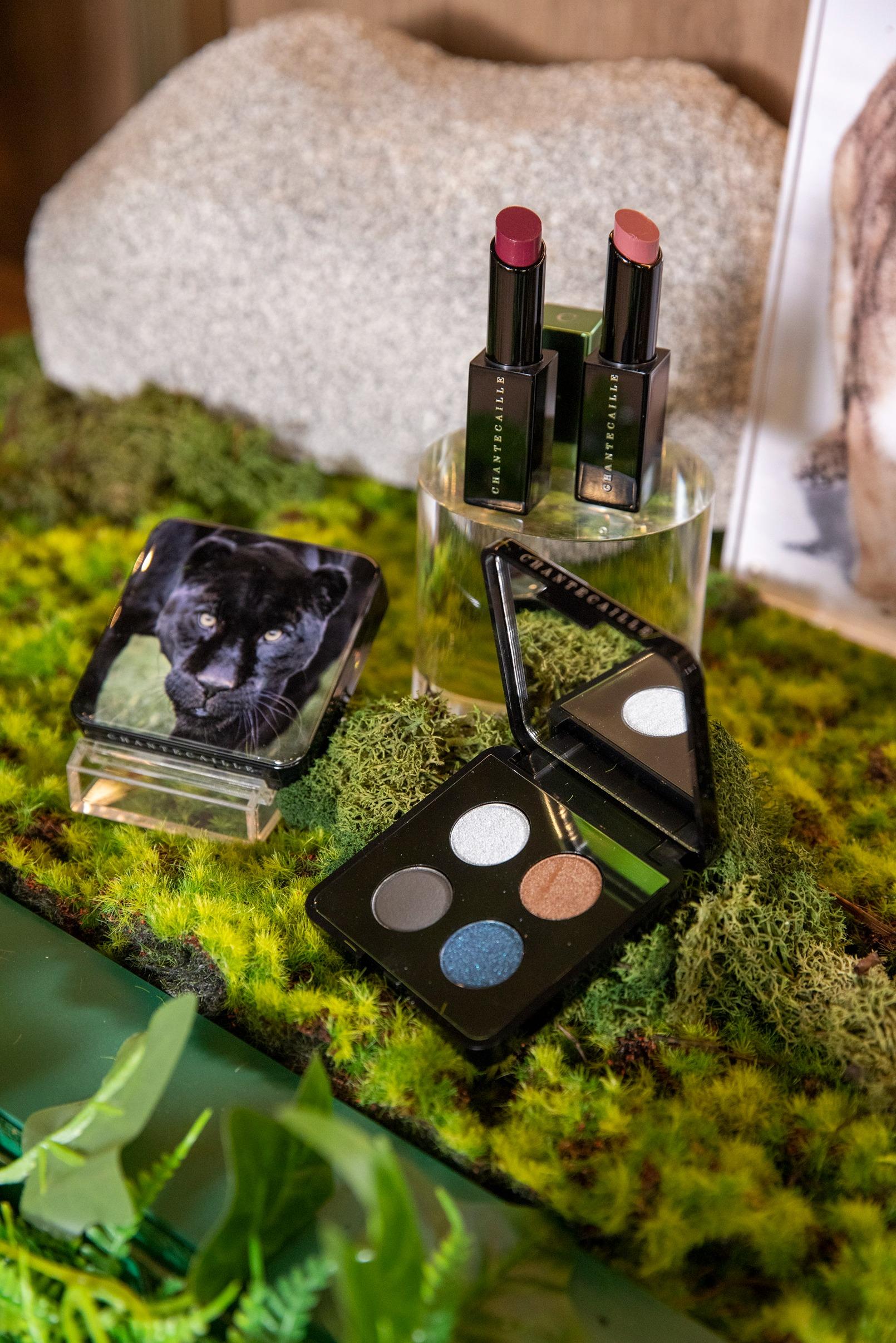 限量版黑豹保育眼影盒 $700 限量版花妍唇澤 各$440