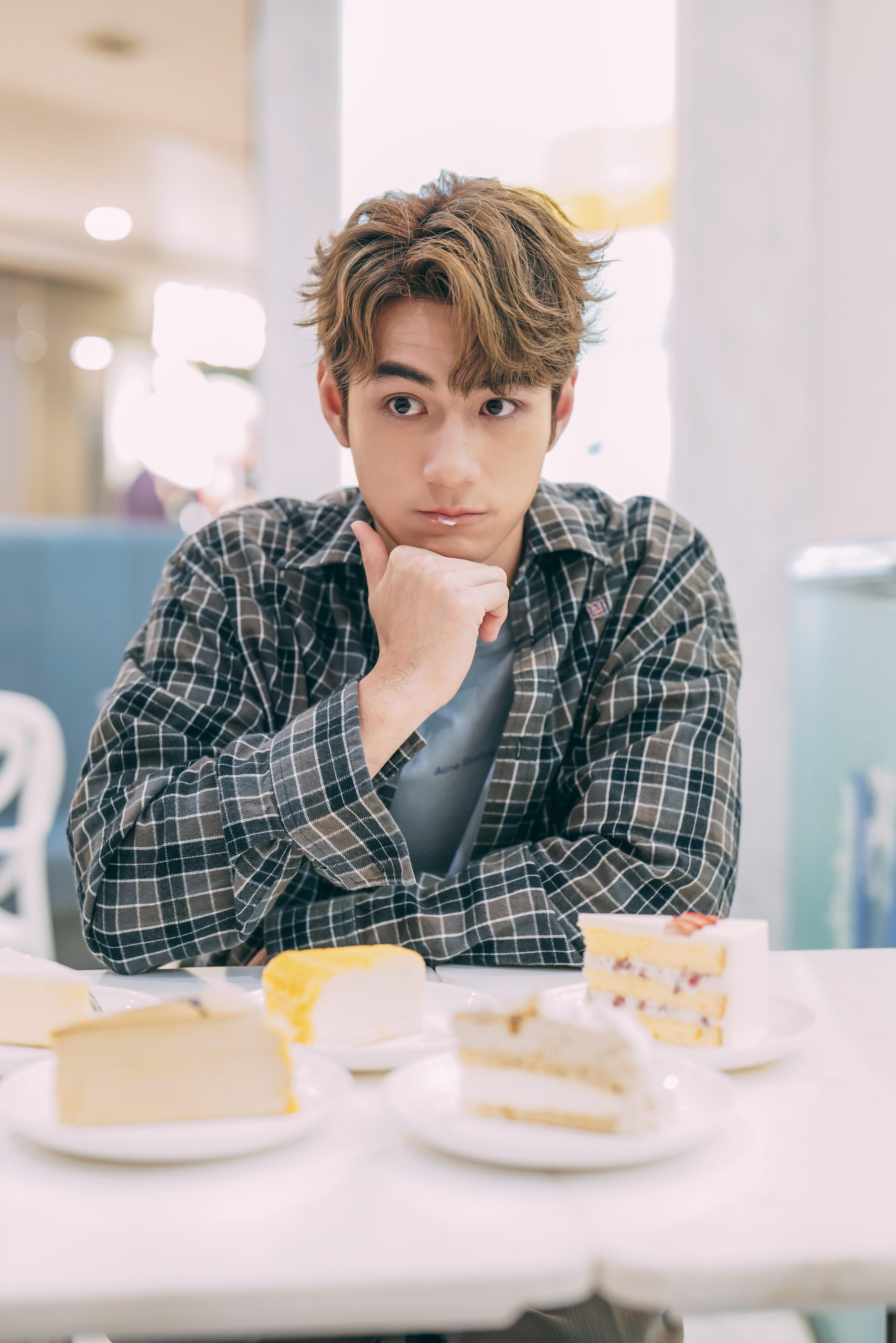 Jeffrey可盡情吃甜品。