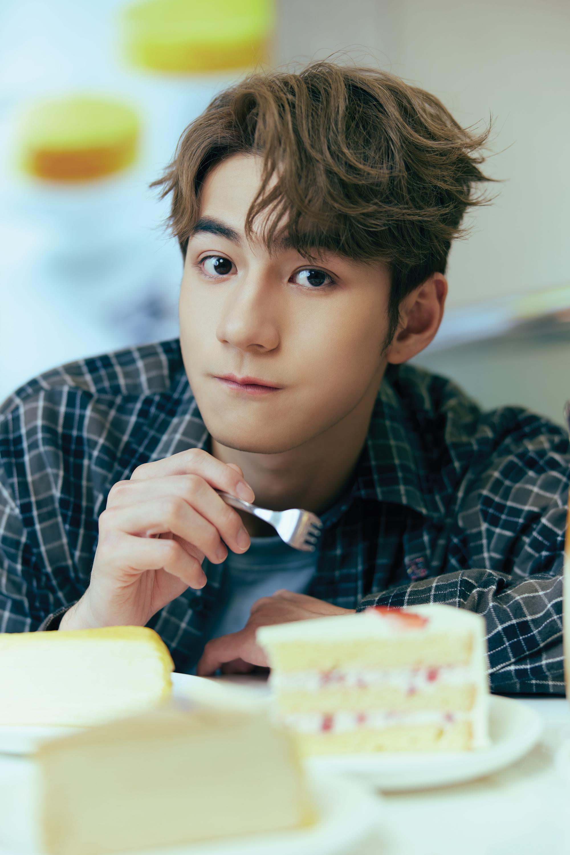 Jeffrey可盡情吃甜品。