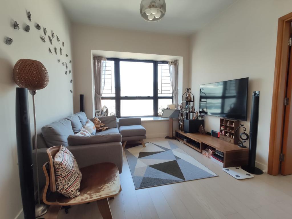 客廳光猛舒適。