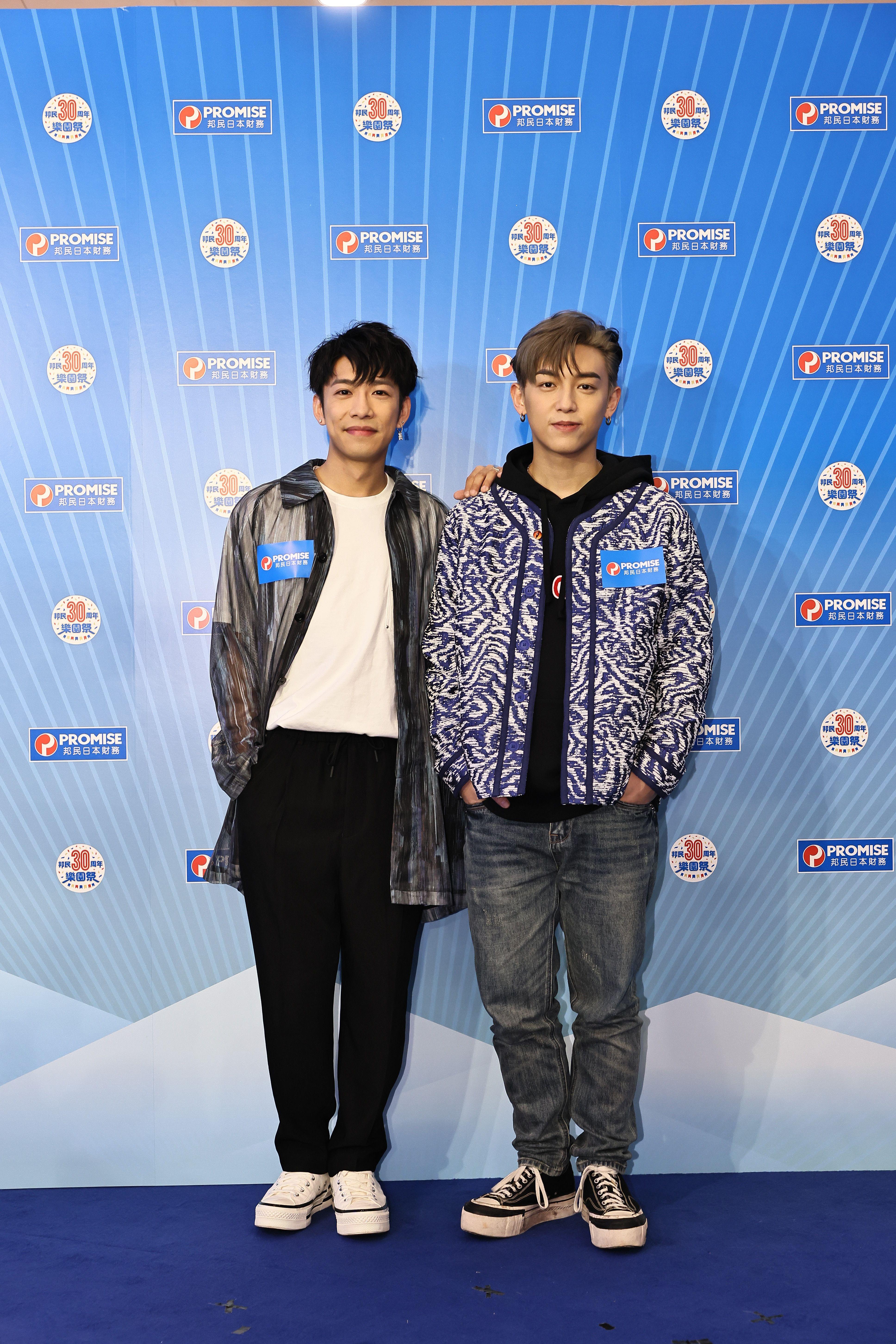 MC透露買了兩張飛來支持Kaho的處男個唱。