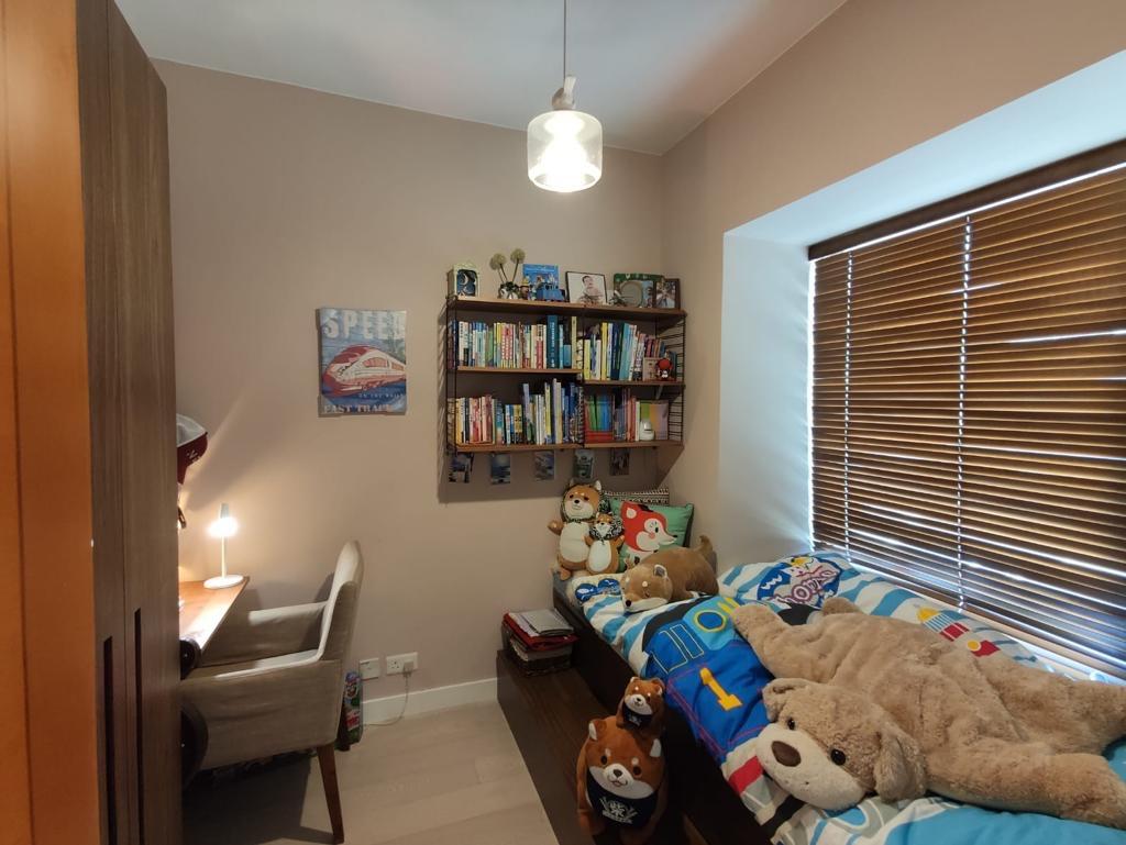 另一個睡房間隔亦四四正正,寬敞好用。