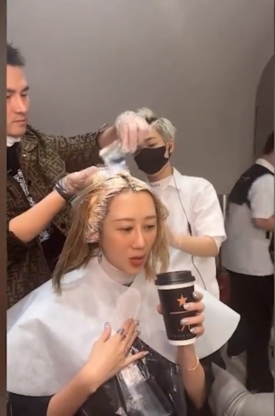 陳浩民與蔣麗莎開直播否認離婚。