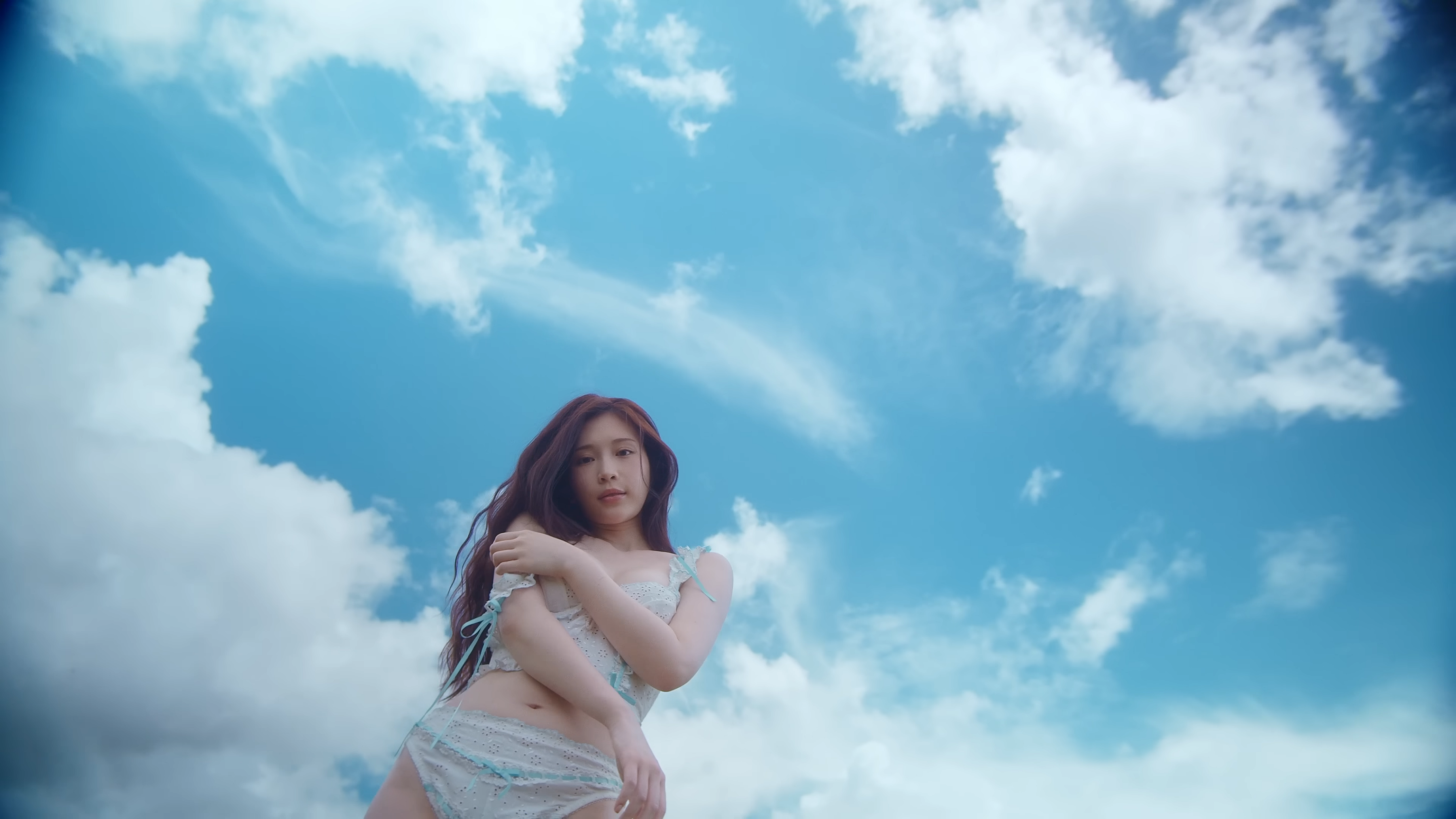 雞排妹《純熟》寫真集宣傳片截圖。