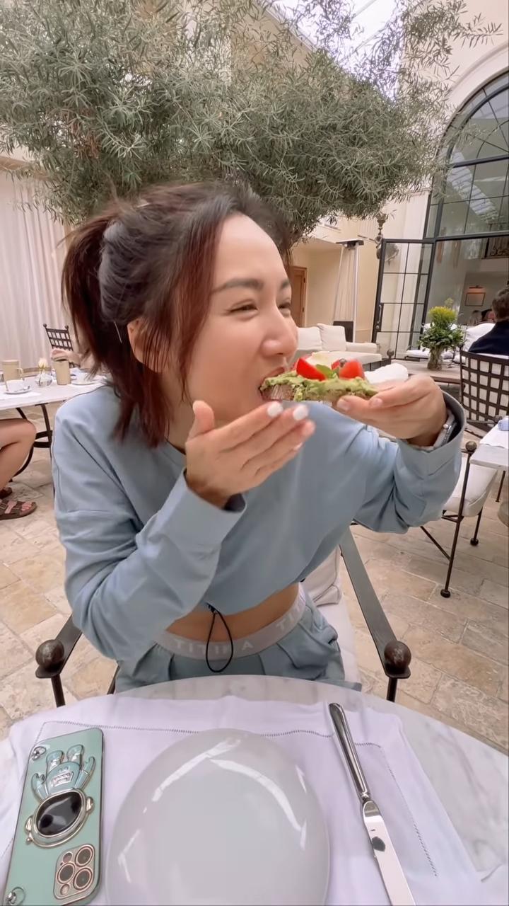 李施嬅非常開心。