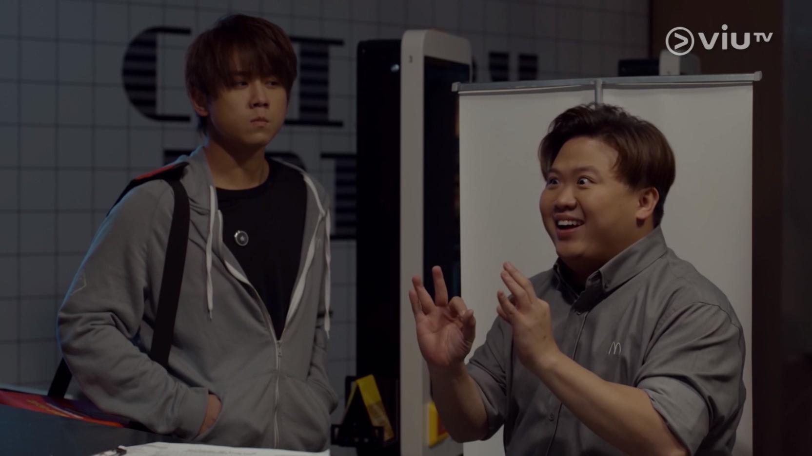 肥仔在片中常為姜濤擋箭。(《季前賽》截圖)