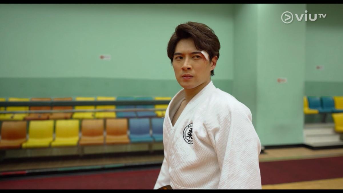 Frankie演的家棟在柔道比賽中,被打至眼角受傷。(《野人老師》截圖)