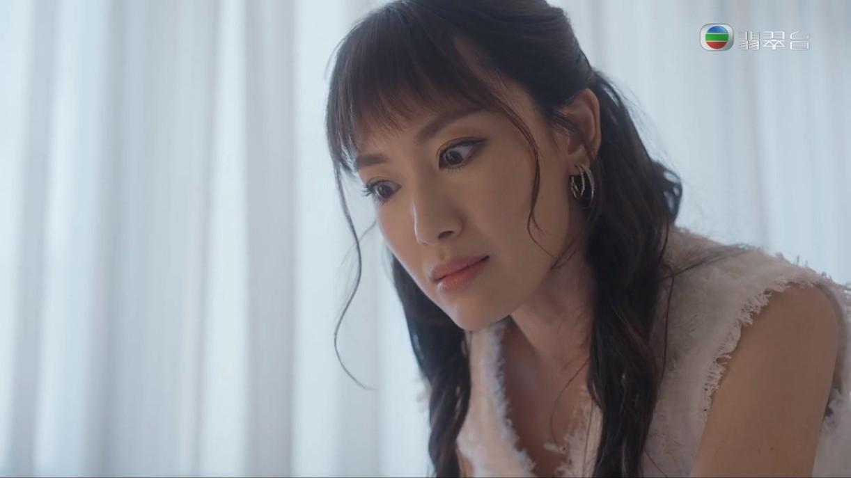 蔣家旻打算拍下李成昌強姦陳瀅的畫面。