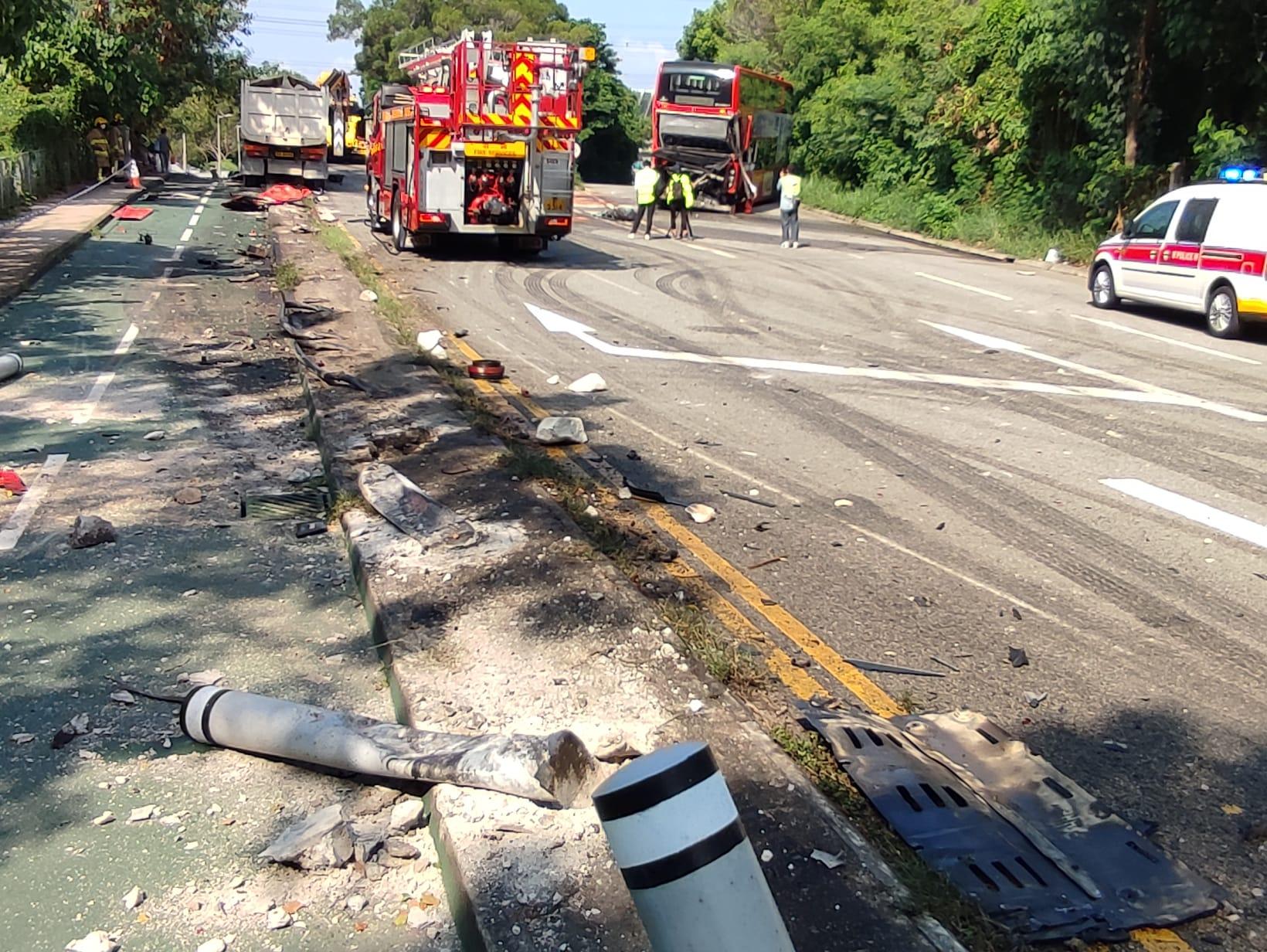車禍後零件散落一地