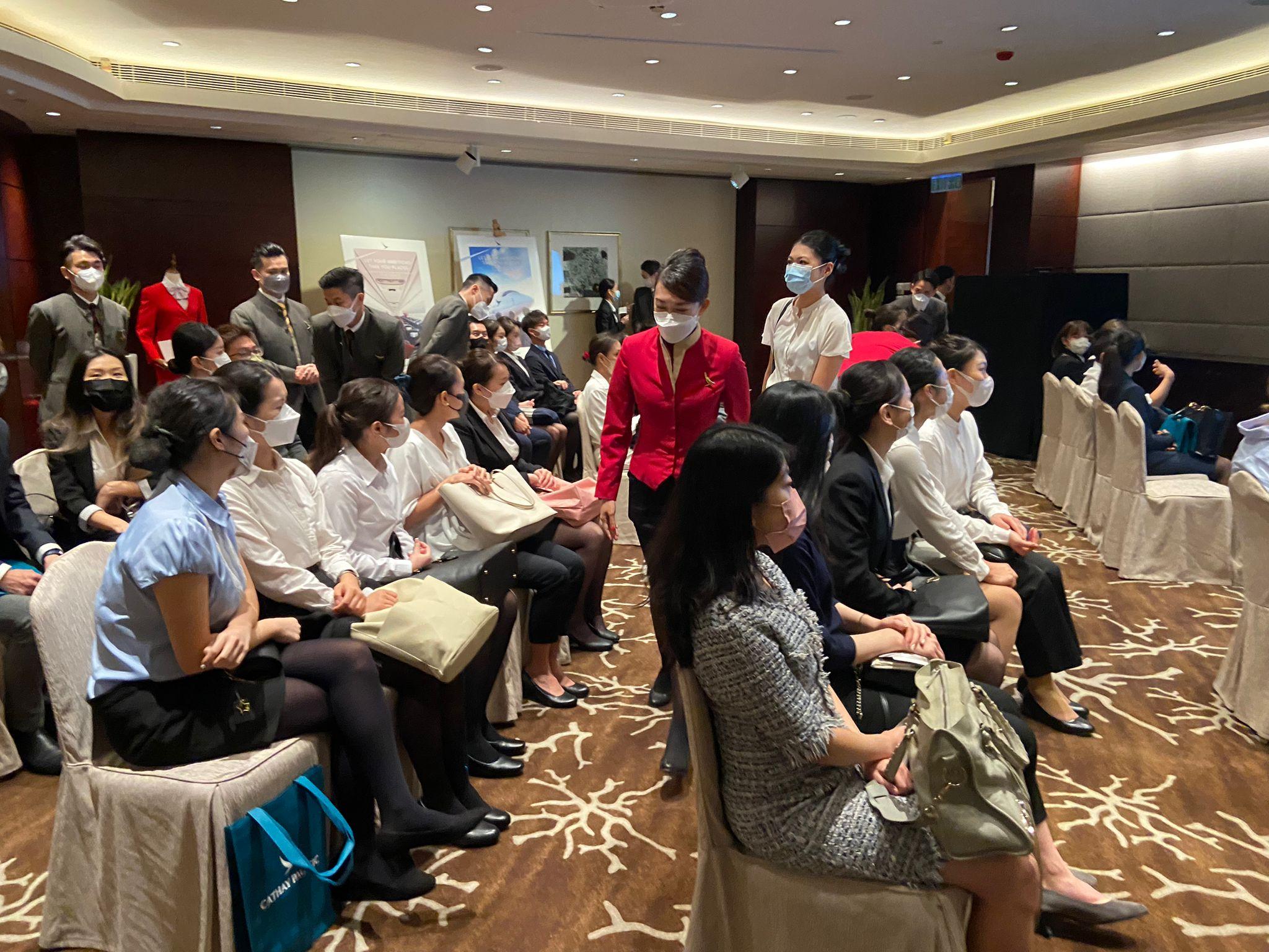 國泰疫後首辦招聘會,目標聘2,000名空姐空少。(曾港深攝)