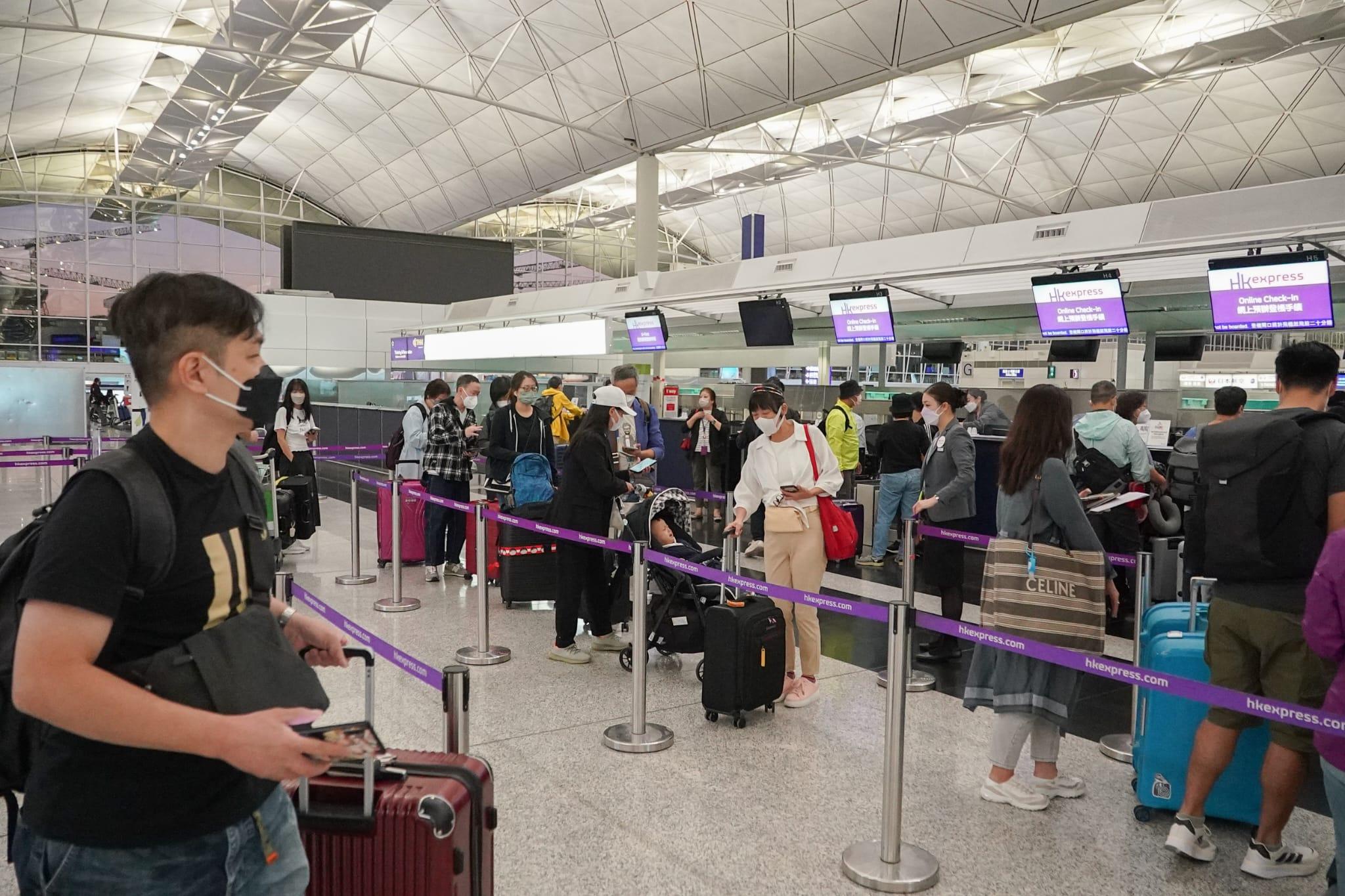 日本開關|早上不少市民辦理登機 市民:太久沒到日本心情興奮