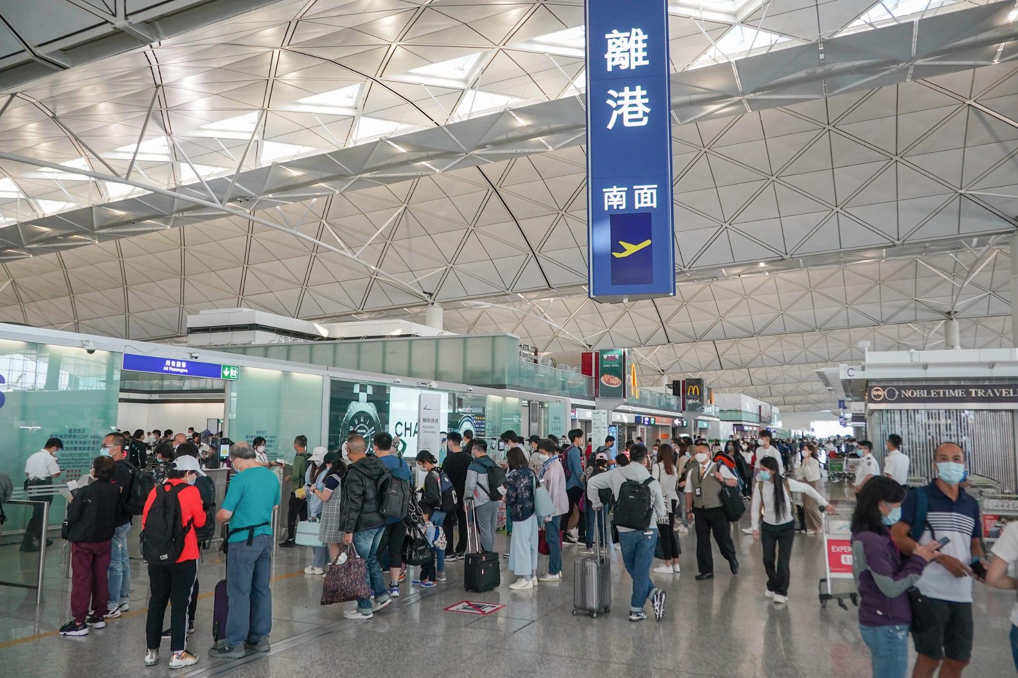 日本開關|早上不少市民辦理登機 市民:太久沒到日本心情興奮