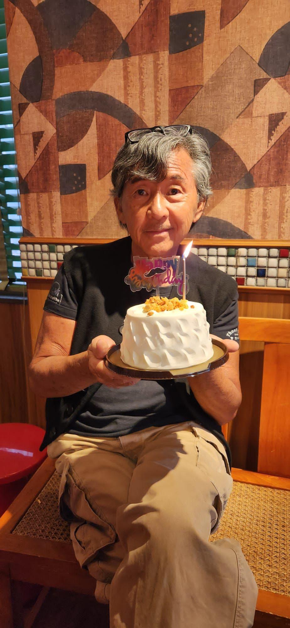 林子祥慶祝75歲生日,吃了多種不同款式蛋糕。