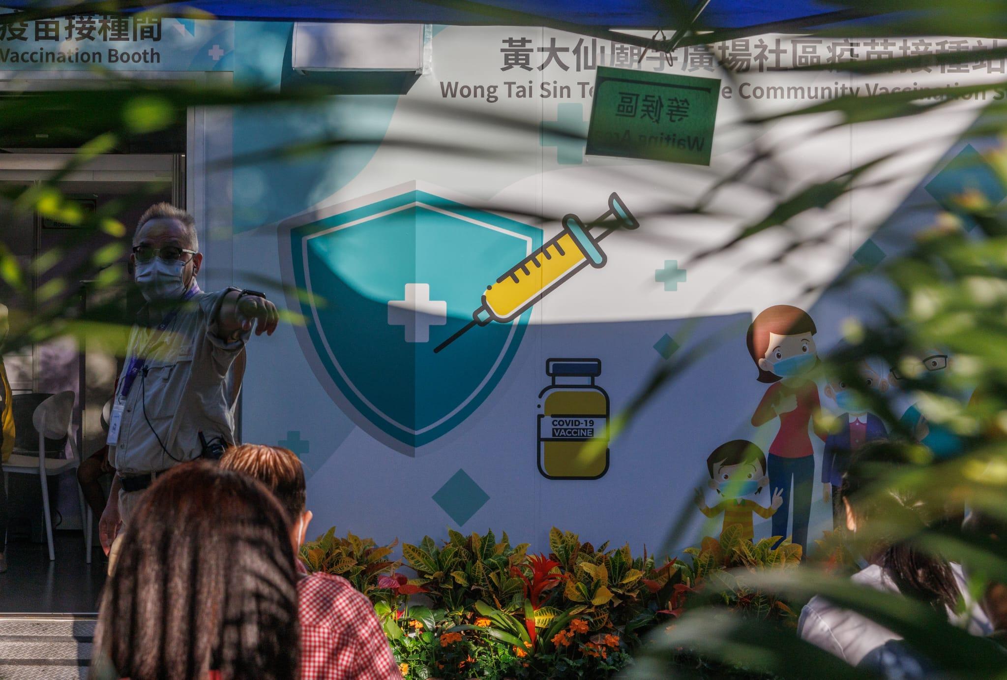 梁國齡指長者感染後死亡率高,相反因打針死亡的機會微乎其微。