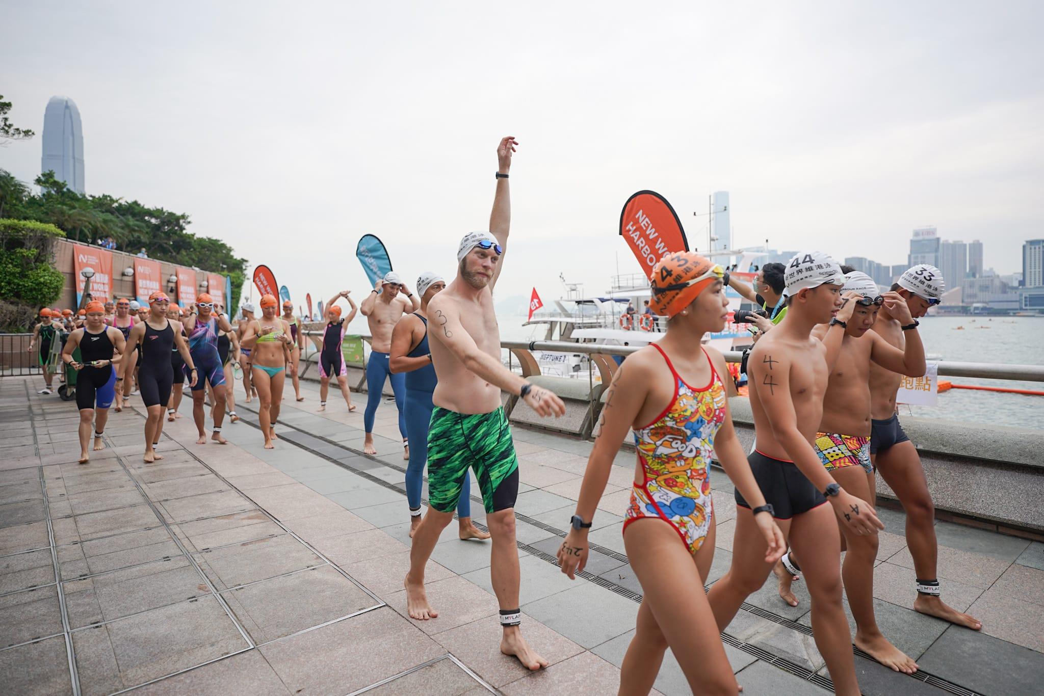 維港泳2022|如期舉行泳手感天氣合適 臨時交通安排料維持至下午約1時