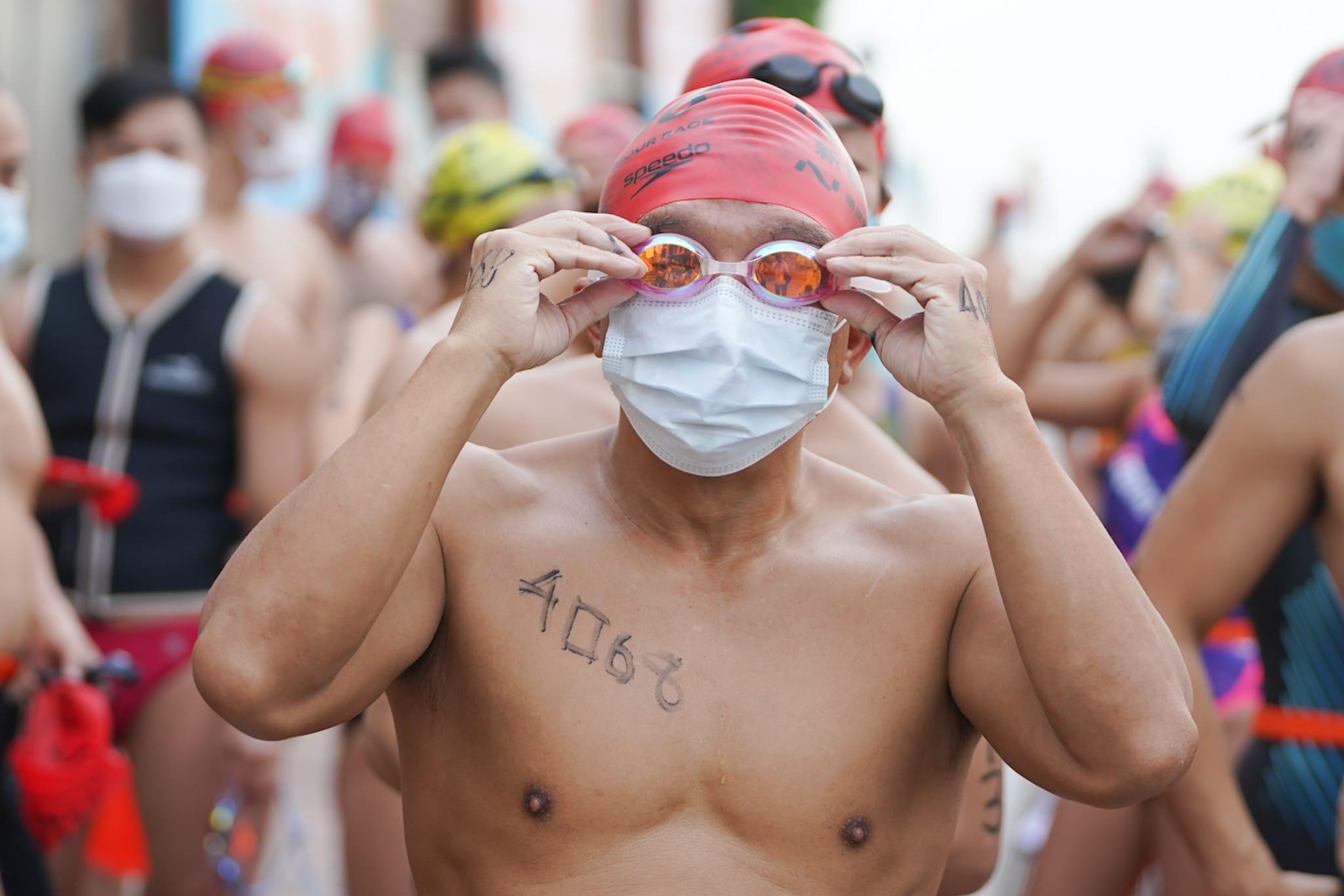 維港泳2022|如期舉行泳手感天氣合適 臨時交通安排料維持至下午約1時