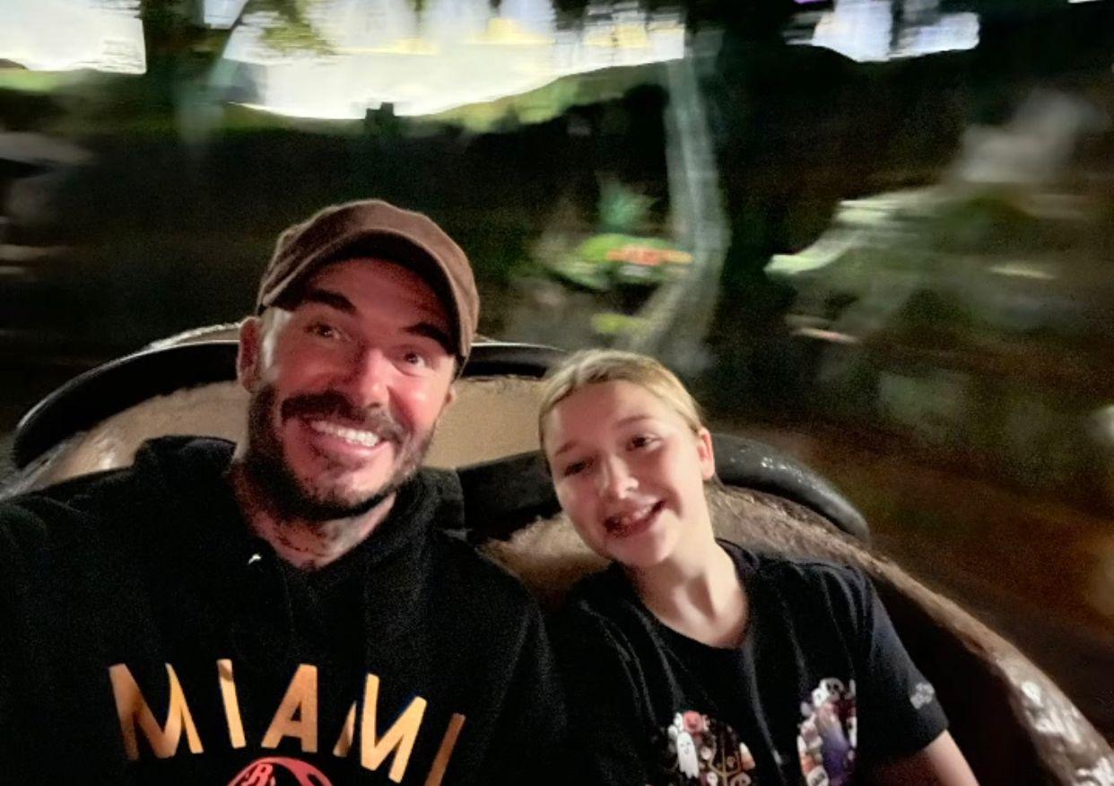 碧咸與小公主哈七玩機動遊戲。