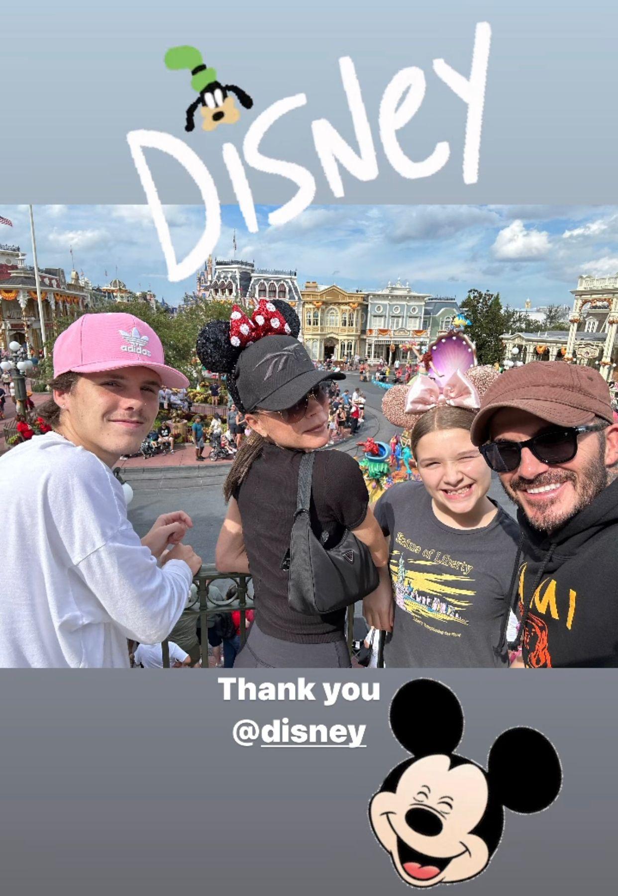 碧咸一家去迪士尼玩得非常盡興。