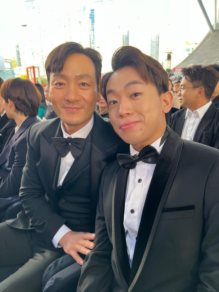 珈其把握機會集郵,一時間變了fans。