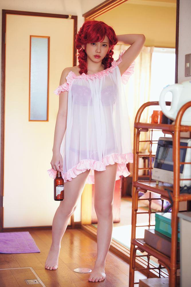 Enako亦扮成《相聚一刻》女房客朱美。