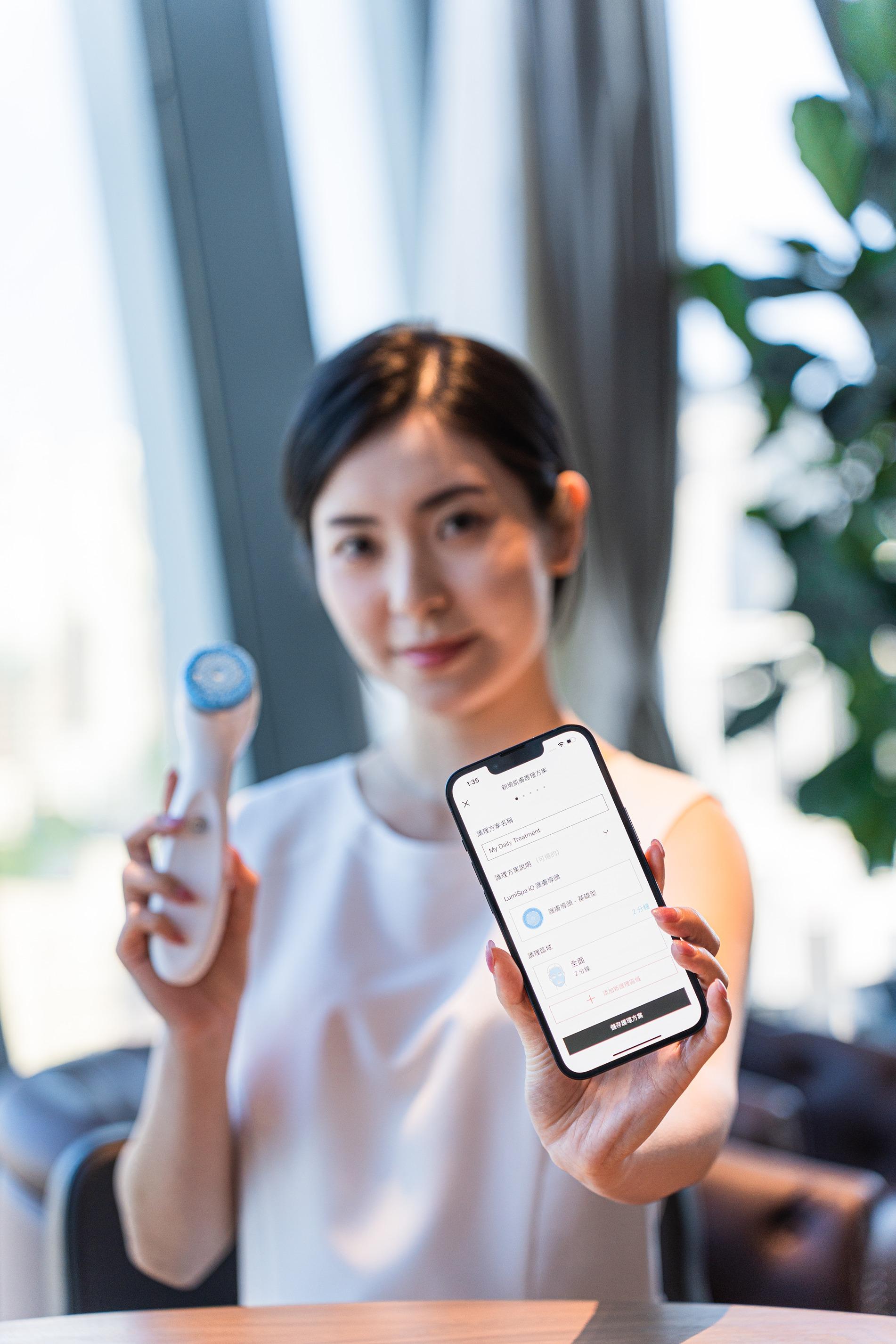 應用程式VERA可儲存各種個人化潔膚模式。