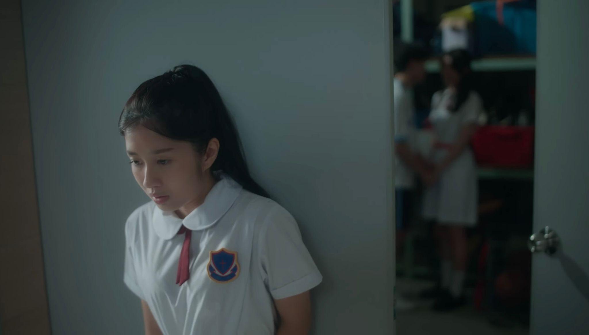 「校花校草2022」參賽者泰妹,在MV中飾演年輕時的Stephy,