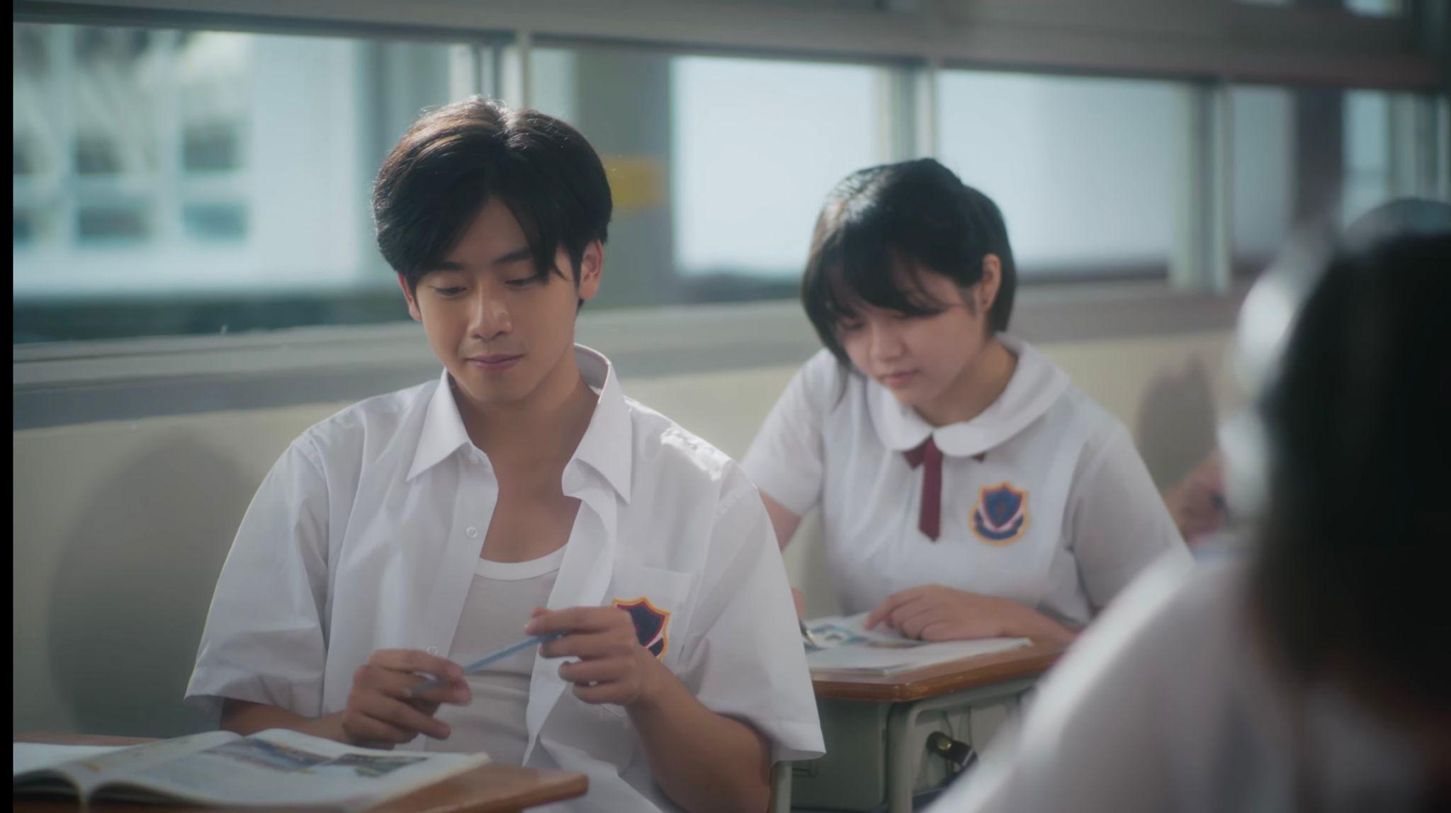 「校花校草2022」的何求亦在MV中客串。