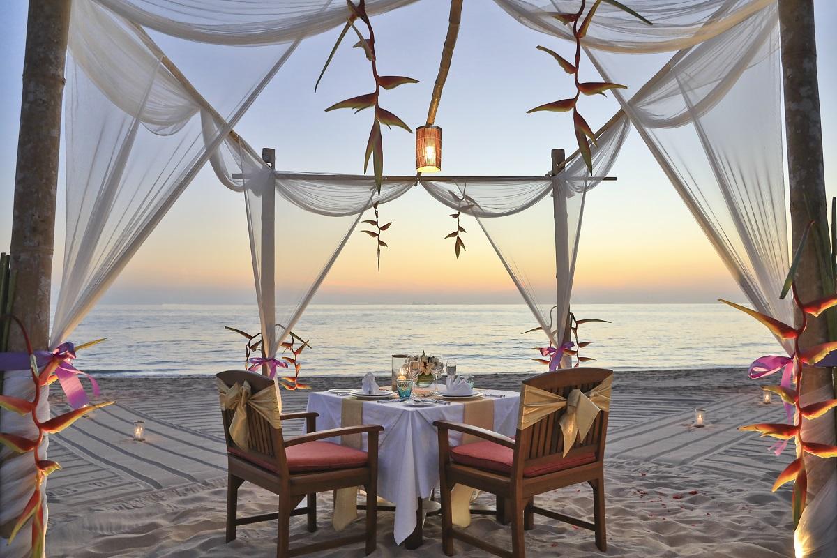 住客可看著無邊際海景享用晚餐,絕對是求婚的好時機!