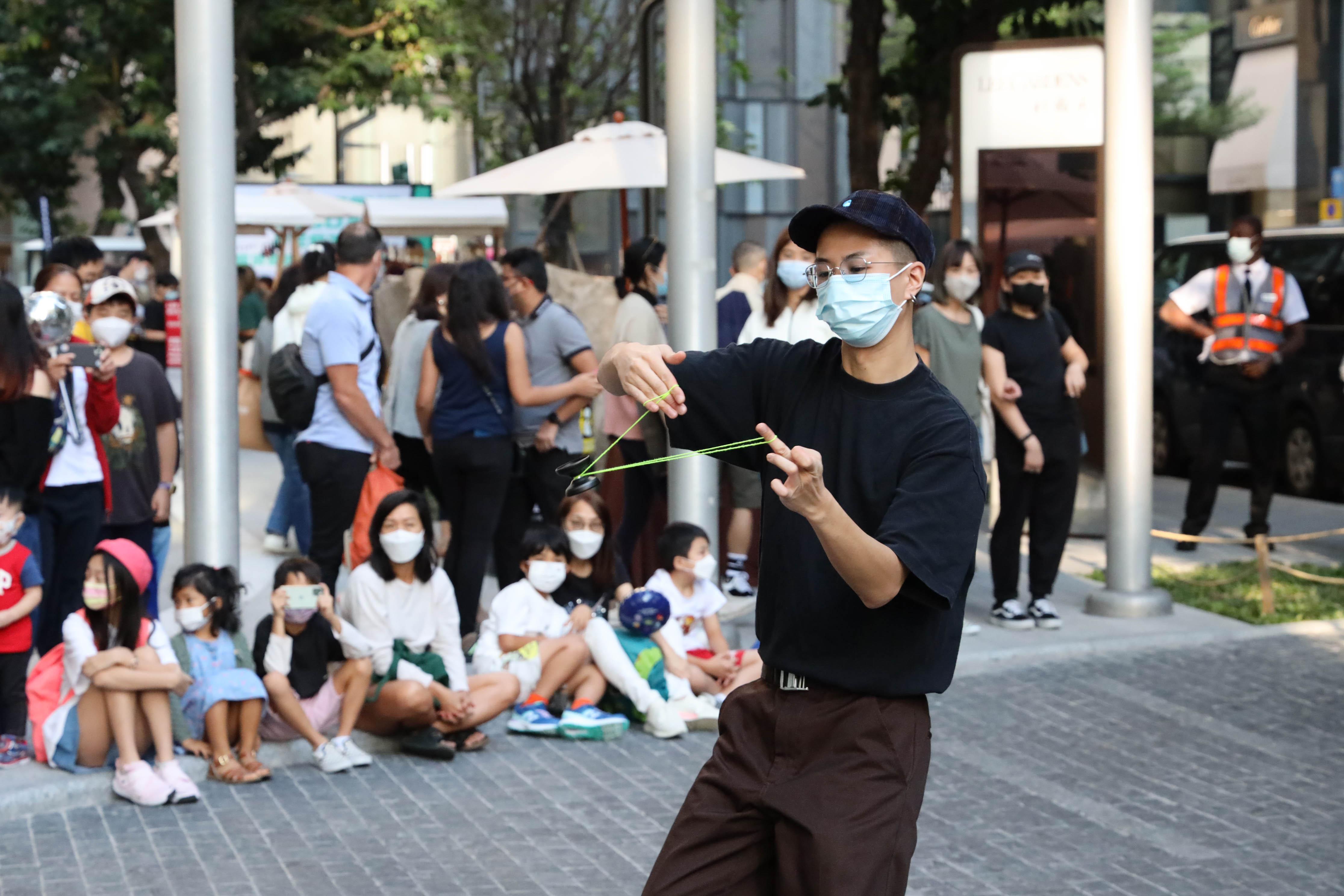 精彩街頭表演