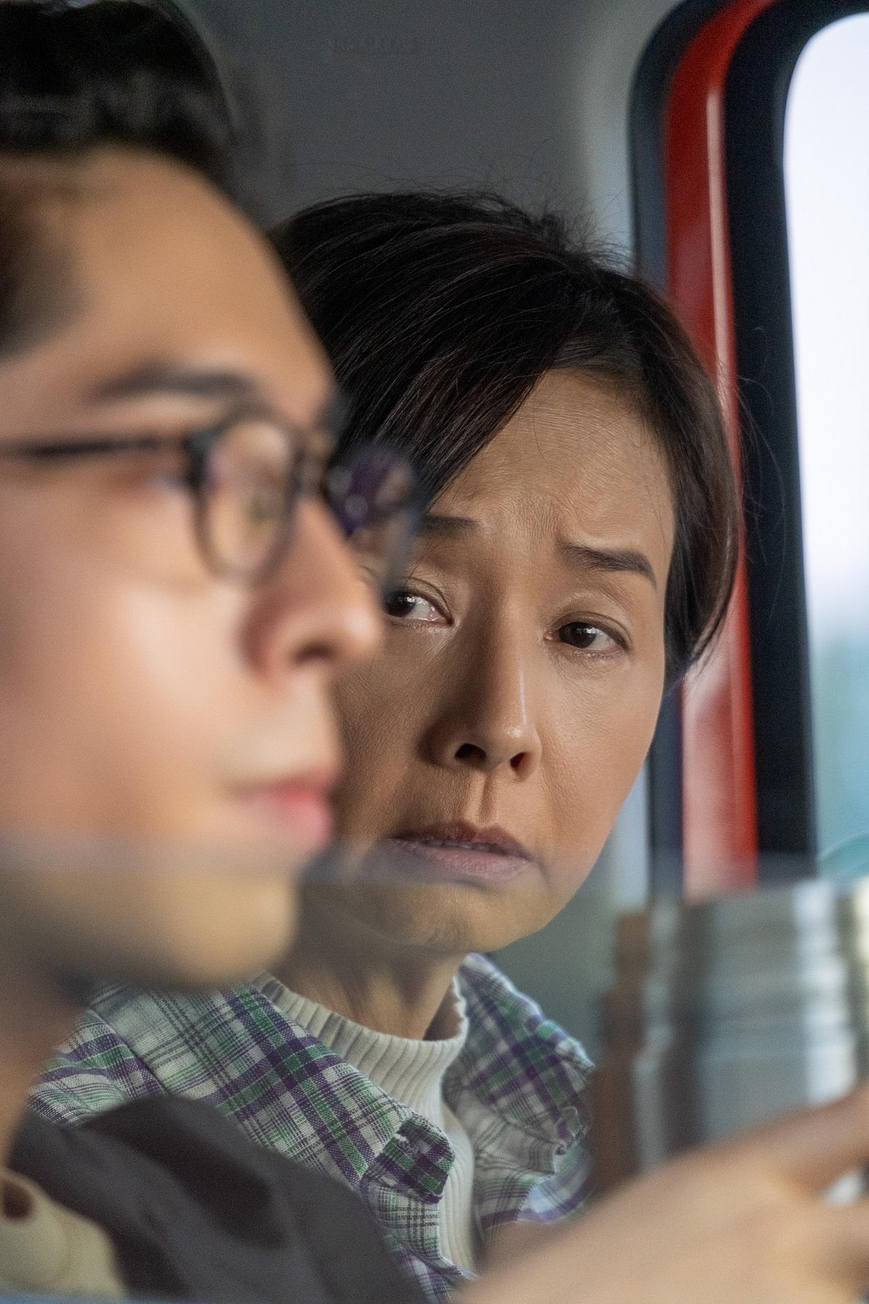 毛姐大讚Edan主動提問改進自己的方法,虛心學習的態度有助成功。(《過時‧過節》劇照)