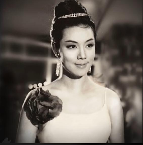 一代女星嘉玲睡夢中離世享年87歲 。