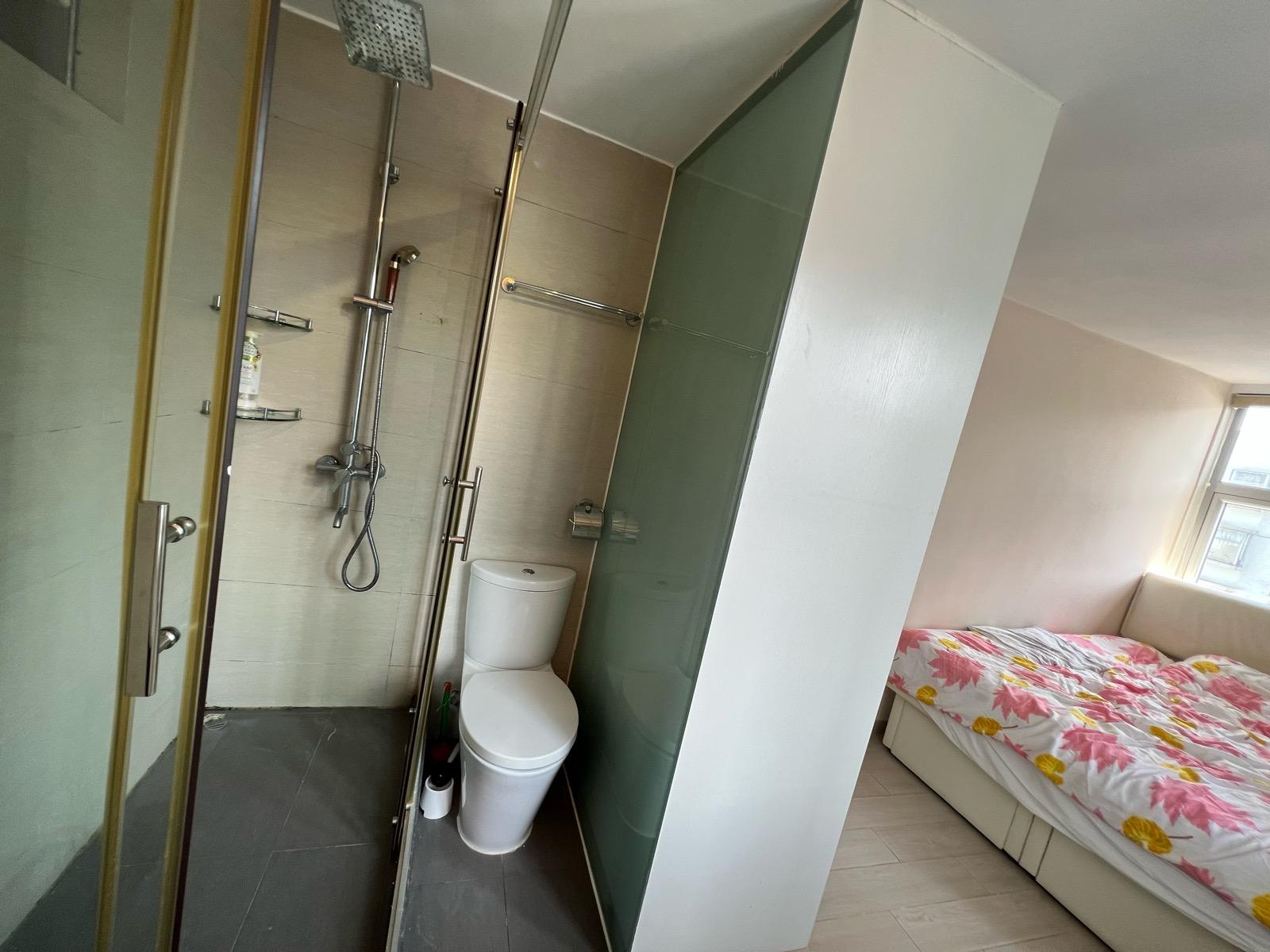 單位原裝只有三房一廁,現改為套三房間隔。