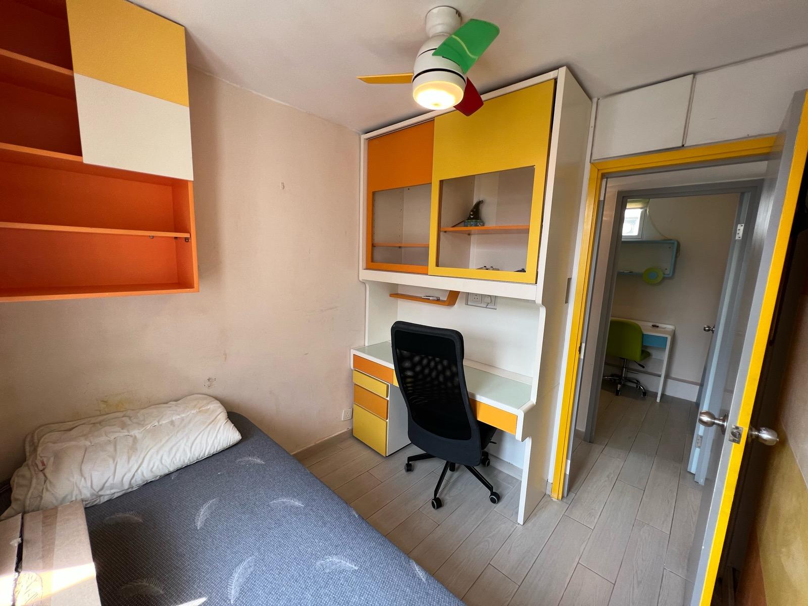 另外兩間睡房面積也不細少,相當實用。