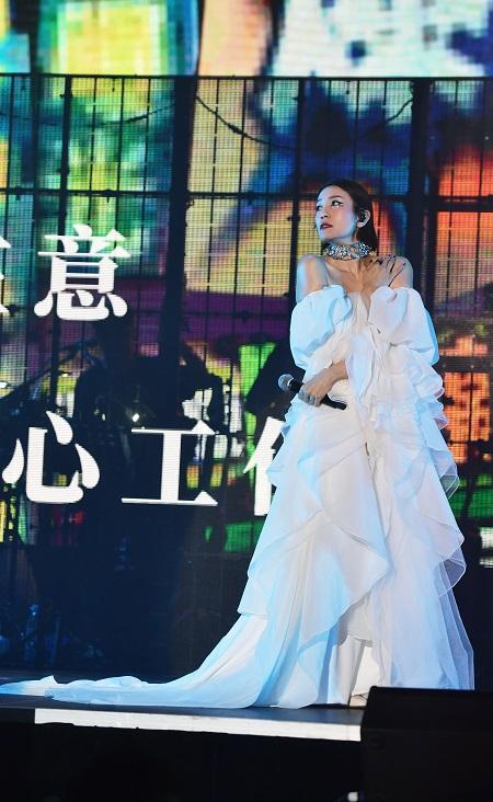 張燊悅在去年馬天佑的《Reinvention 衫.重奏》演唱會表演。