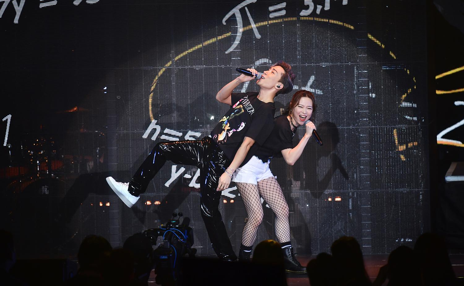 歐倩怡在去年馬天佑的《Reinvention 衫.重奏》演唱會表演。