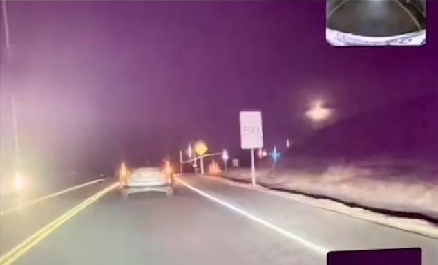 居民拍到天空出現火球。(互聯網)