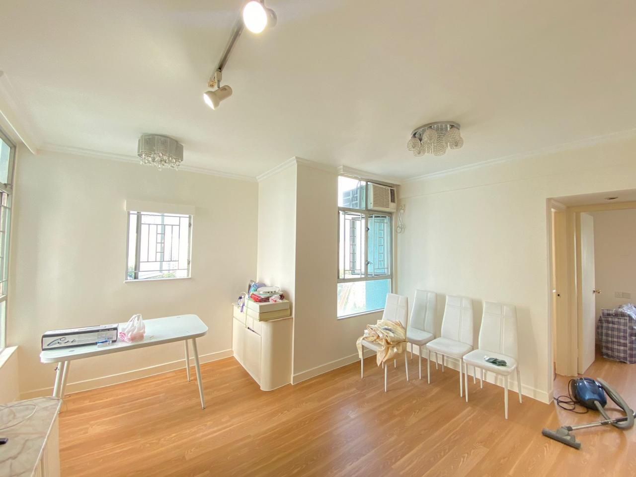 單位裝修雅緻新淨,幾近可即買即住。